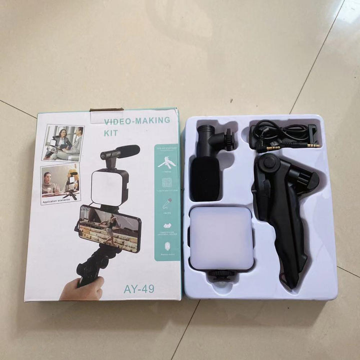 Smartphone & Camera Vlogging Studio Kits Gulf Trends